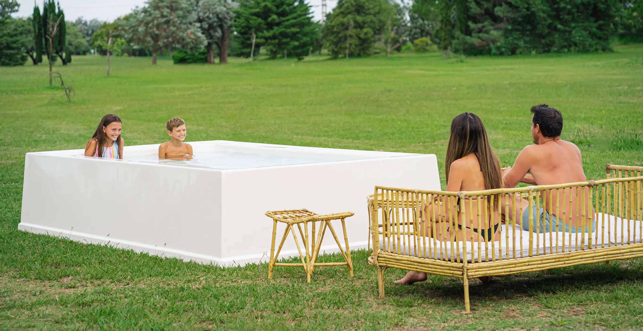 Poolbox instalada en amplio jardín